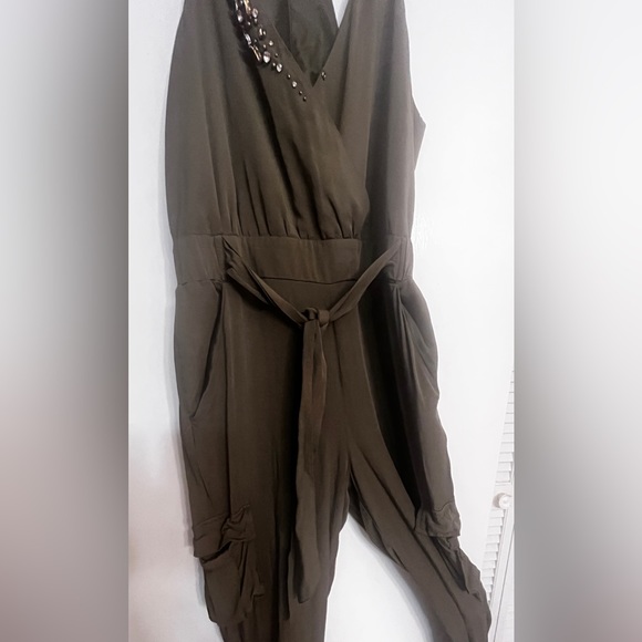 Venus woman’s olive green sleeveless jumpsuit w embellishment Small - Picture 4 of 8